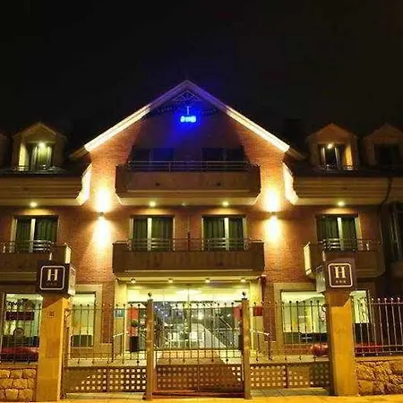Maritimo Ris Con Garaje נוחה